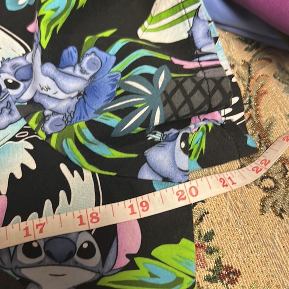 DISNEY LILO & Stitch Size Medium with Front Pockets Scrub Top (T-Shirt) NWOT $55 - Picture 11 of 11